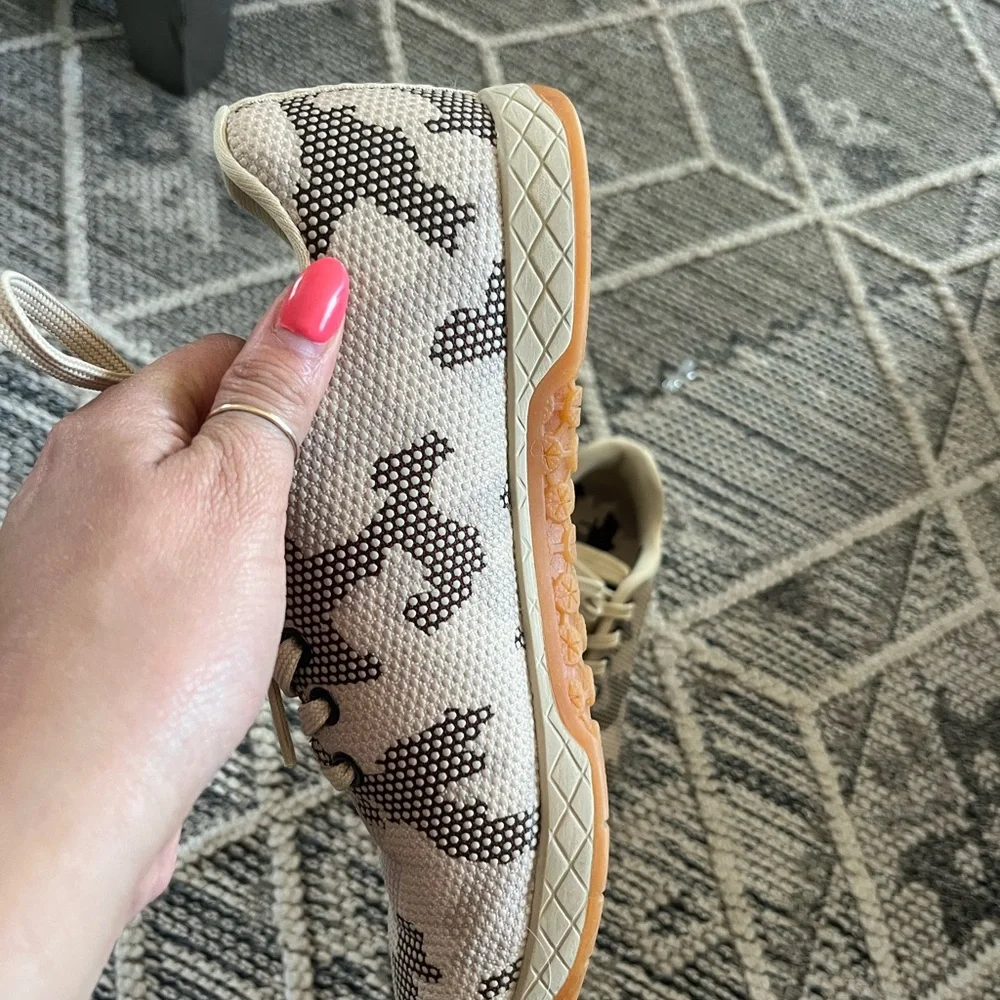 Stylish Camouflage Sneakers - Picture 7 of 8